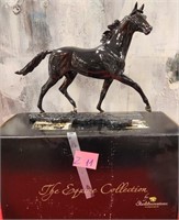 11 - EQUINE COLLECTION HORSE FIGURINE (Z11_