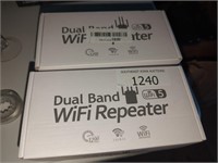 2 Dual Band Wifi Repeaters