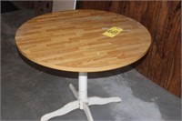 Round table top stand