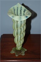 Vaseline Glass Jack in the Pulpit Sea Shell vase