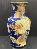 Vintage Dragon Design Chinese Vase