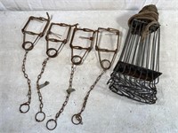 4pcs- 5in conabear traps & chimney sweep