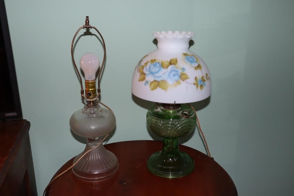 Green model B Aladdin oil lamp with floral shade