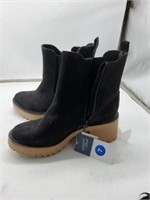 Universal thread size 7 black boots