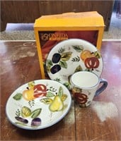 Oneida Kitchen Vintage Fruit 3 Piece Set