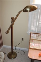 Adjustable floor lamp