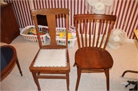 Oval side table 27" X 19" X 18.5" and 2 chairs -