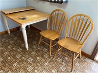 dining table w/ 2 chairs