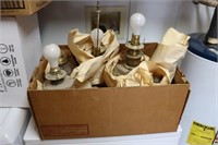 Box of 5 clear glass oil lamps including Aladdin