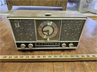Vintage AM/FM Radio - Untested -