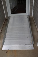 Aluminum wheelchair access ramp