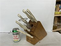 Cutco knife set with block picture shows content