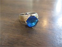 .925 Silver Ring with Blue Stone sz 6.5