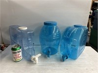 Lot of plastic liquid dispensers