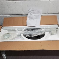 Magnifying lamp - new in box    - YM