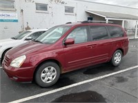 2008 KIA Sedona LX van with 153,737 Miles