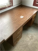 6 foot Wooden desk