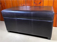 32" storage ottoman