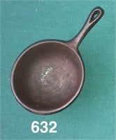 Tiny No. 4 cast iron kettle marked WINCHESTER