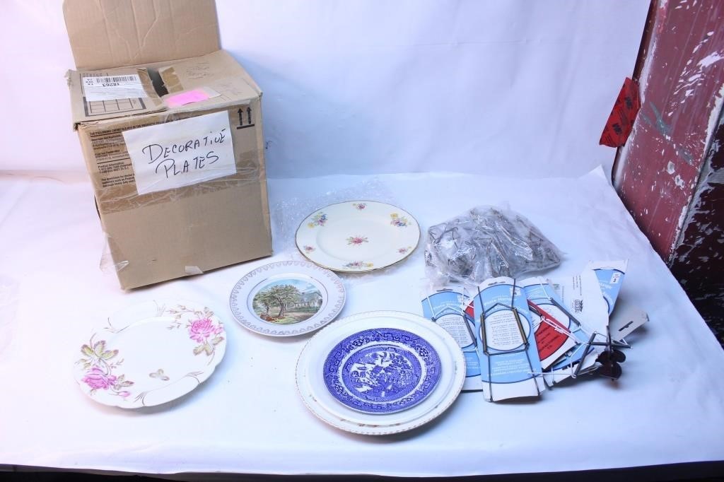 Box Lot of Decorative Collector Plates