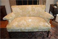 (2) Person Vintage Love Seat With Button Banding
