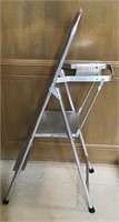 ALUMINUM STEP LADDER