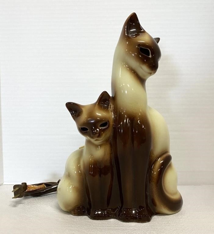 Siamese Cat & Kitten T.V. Lamp
