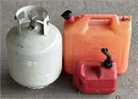 (M) Propane Tank & 2 Gas Cans