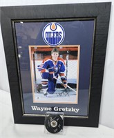 Wayne Gretzky Signed Photo-Beckett Certified  &