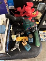 LARGE LOT OF VINTAGE TOYS