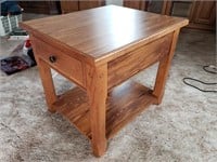 End Table w/ Drawer
