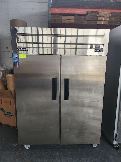 DUKERS SELF CONTAINED 2 DOOR FREEZER ON WHEELS