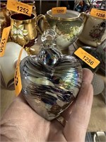 ART GLASS HEART SHAPED ORNAMENT