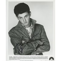 Sean Penn signed movie photo. GFA Authenticated
