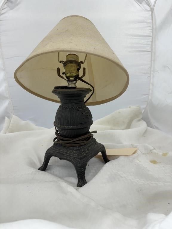 Cast iron Table Lamp/stove w/Shade