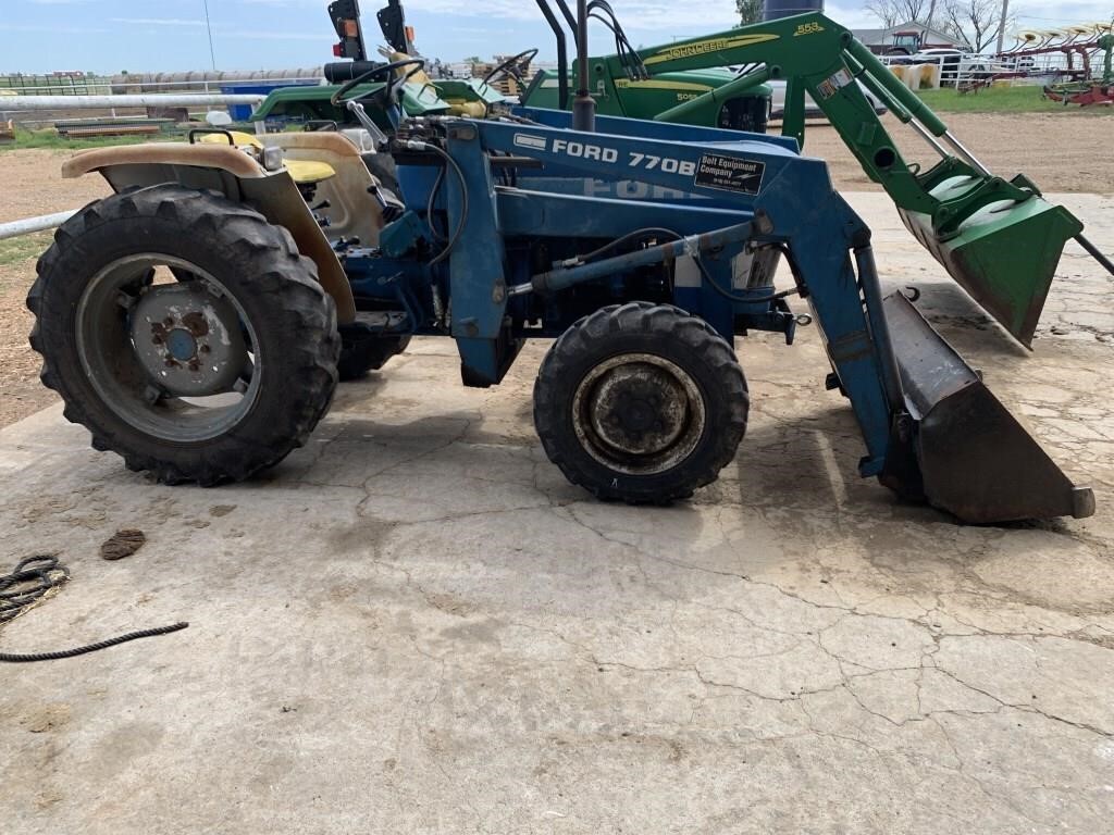 Ford 1710 Tractor w/770B Loader 4x4