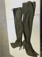 Women's Knee-High Boots Size 9