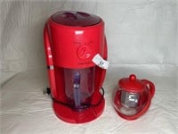 Classic cuisine ice crusher and teapot