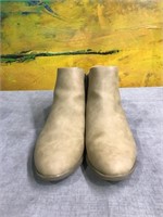 St Johns Bay Womens Reeves Sand Booties SZ 10 M