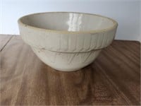 Stoneware Mixing Bowl, 8"