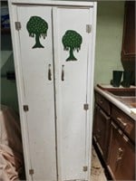 Wood 2 door cabinet - vintage