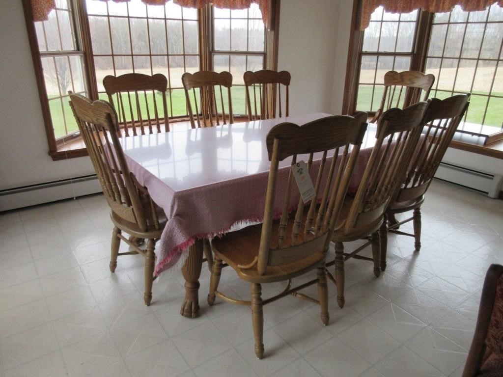 Oak claw Foot Kitchen Table, (2) Leaves & 8 Chairs