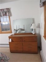 Dresser w/ Mirror (Bassett Furniture)