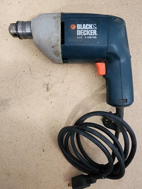 Black & Decker Drill - tested & working