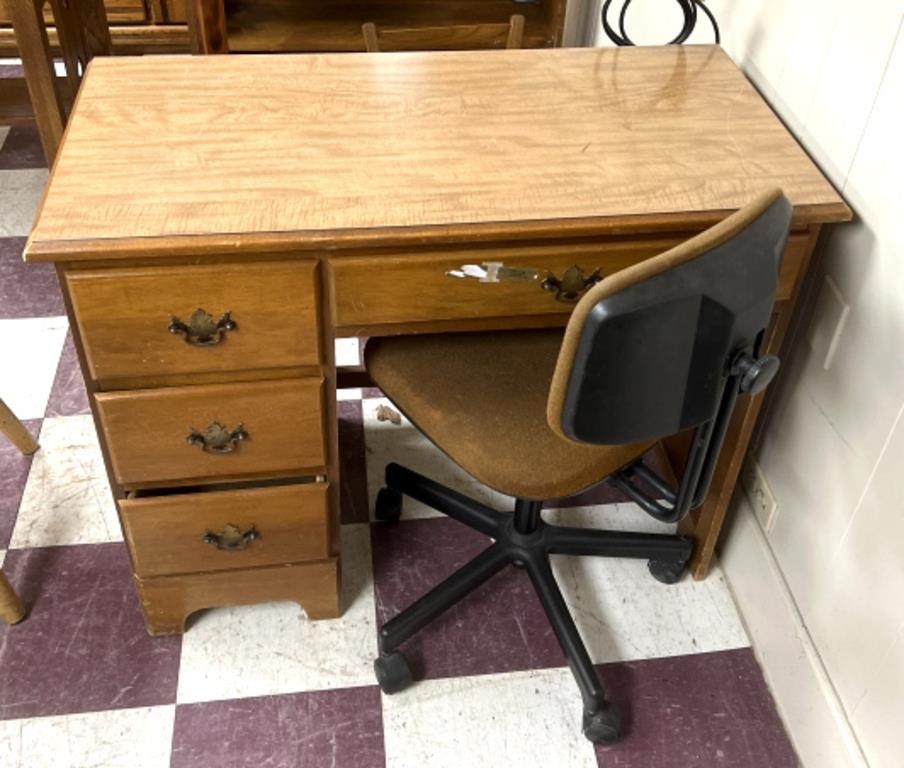 Wooden desk/office chair