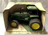 John, Deere MFWD row crop tractor Ertl