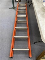 Louisville Fiberglass Ext Ladder 16ft