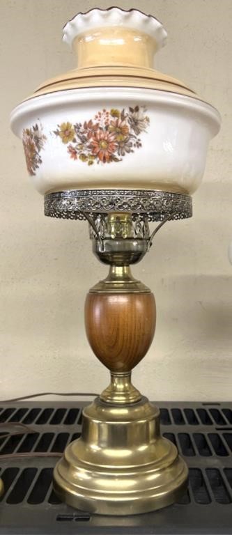 Vintage floral themed lamp