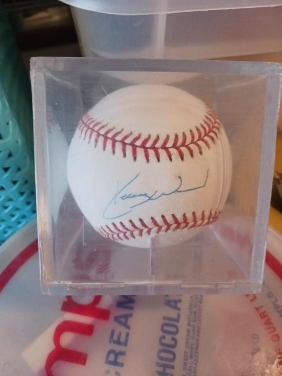 KERRY WOOD SIGNED BASEBALL