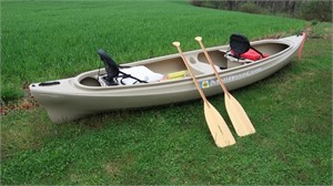Mad River Adventure 141 HD Canoe w/2 Paddles, 2